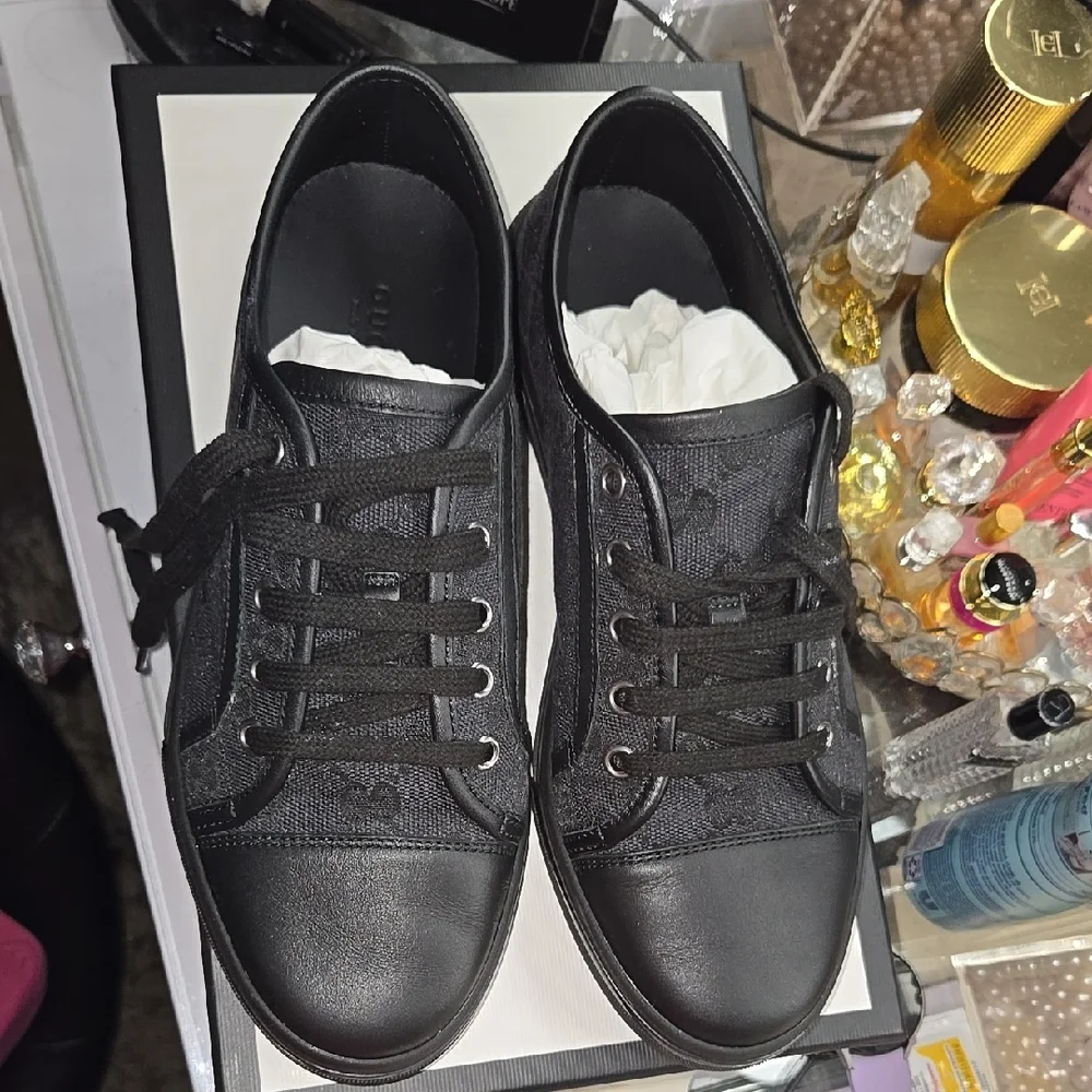Gucci Women's Black Sneakers - Picture 5 of 5